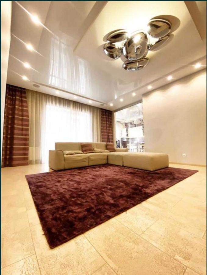 2-Bedroom Most City Center Area Apartment Dnipro Bagian luar foto