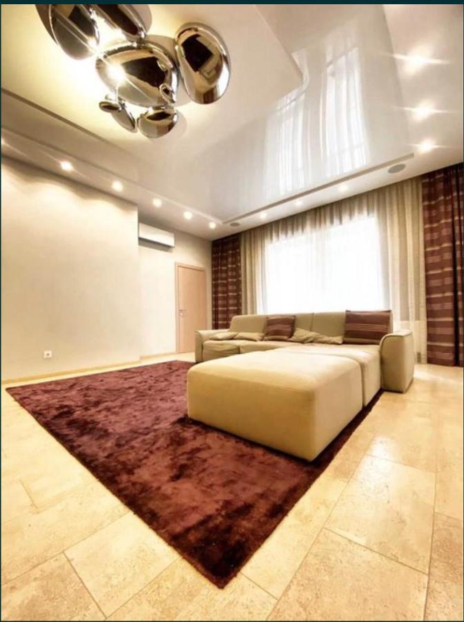 2-Bedroom Most City Center Area Apartment Dnipro Bagian luar foto